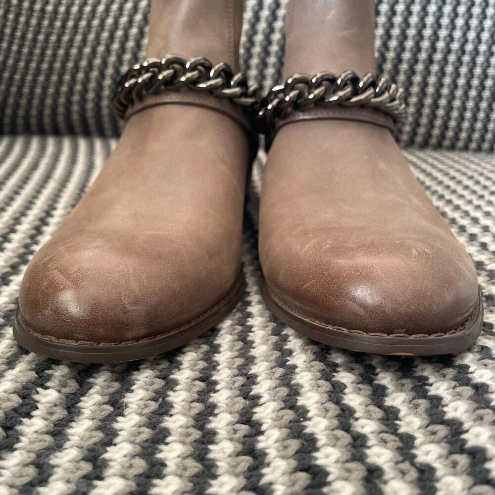 Coach Adella genuine leather ankle booties chain women’s shoe size 8.5 - Picture 4 of 15